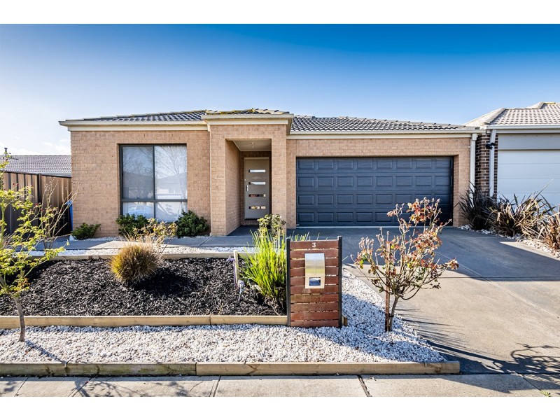 3 San Fratello Street, Clyde North VIC 3978
