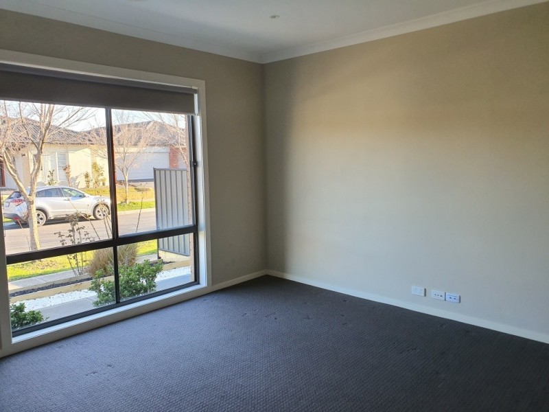 3 San Fratello Street, Clyde North VIC 3978