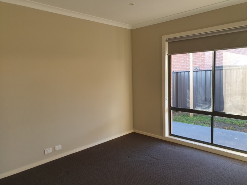 3 San Fratello Street, Clyde North VIC 3978