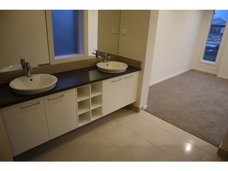 23 Dahl Drive, Officer VIC 3809