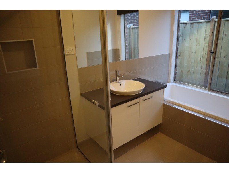 23 Dahl Drive, Officer VIC 3809