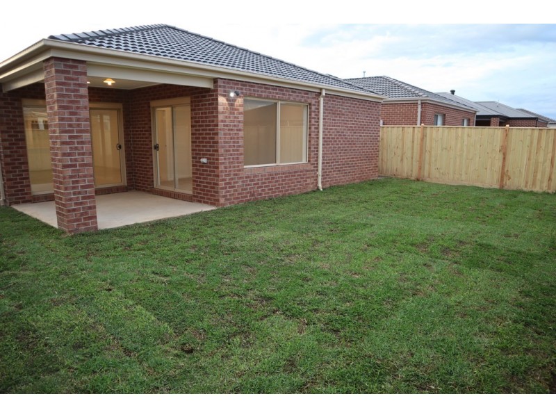 23 Dahl Drive, Officer VIC 3809