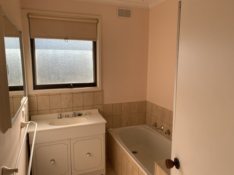 43 Wallace Road, Cranbourne VIC 3977