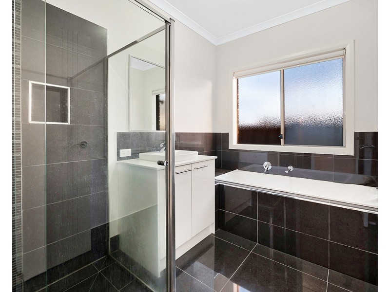 176 Selandra Boulevard, Clyde North VIC 3978