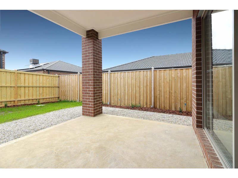 35 Observatory Street, Clyde North VIC 3978