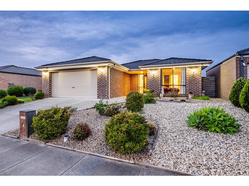 13 Raven Court, Pakenham VIC 3810