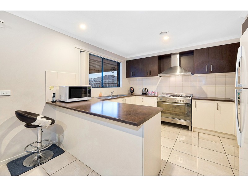 13 Raven Court, Pakenham VIC 3810