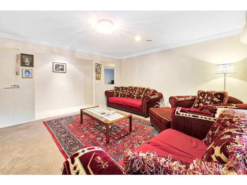 13 Raven Court, Pakenham VIC 3810