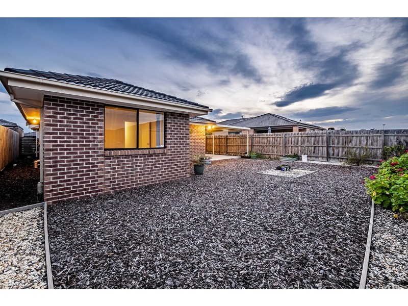 13 Raven Court, Pakenham VIC 3810