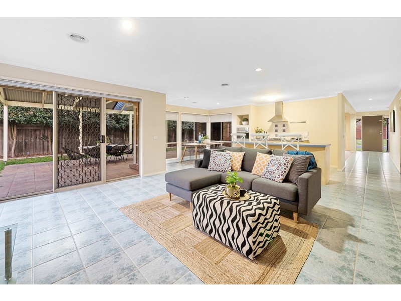 22 Bounty Way, Berwick VIC 3806