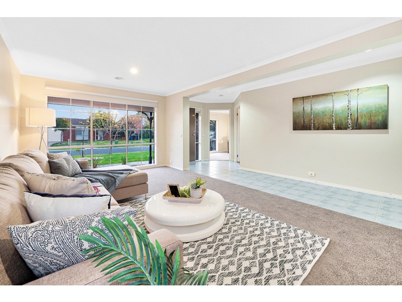 22 Bounty Way, Berwick VIC 3806