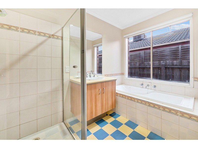 22 Bounty Way, Berwick VIC 3806