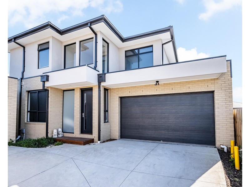 7a Binding Ave, Cranbourne VIC 3977