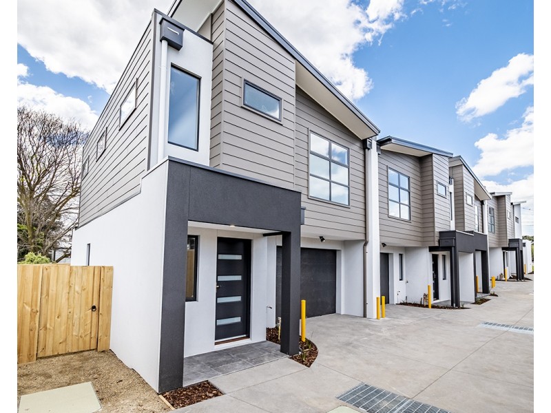 5/9 Lamb Street, Cranbourne VIC 3977