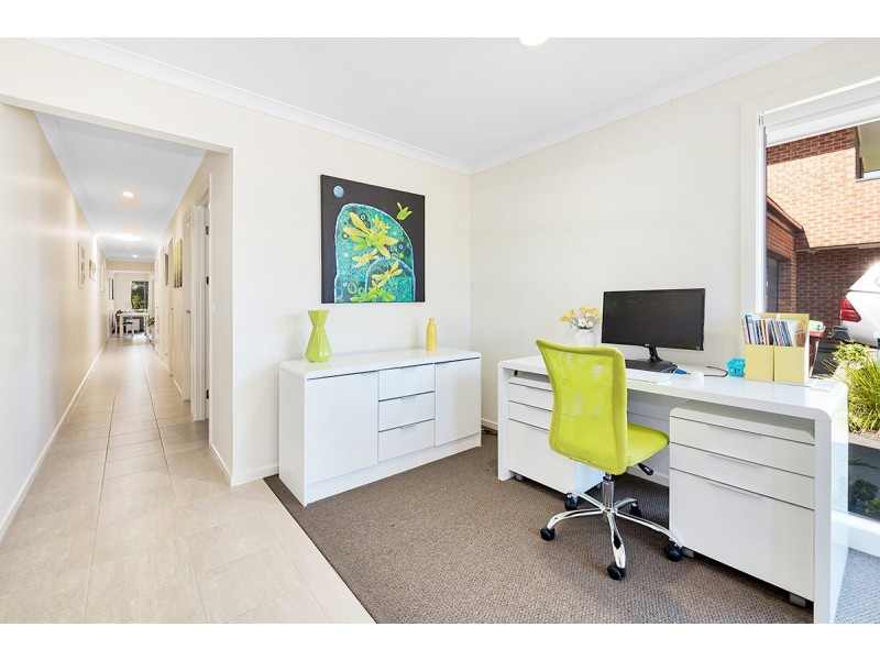 35 Bimberry Circuit, Clyde VIC 3978