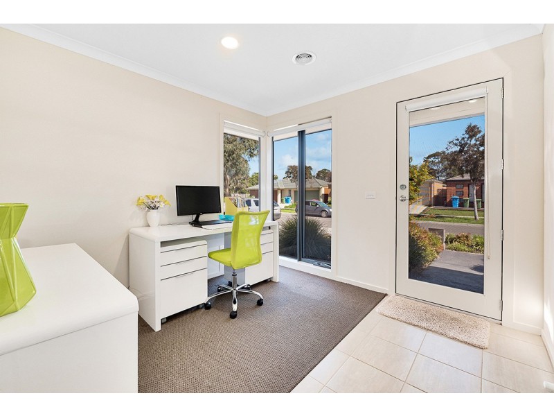 35 Bimberry Circuit, Clyde VIC 3978