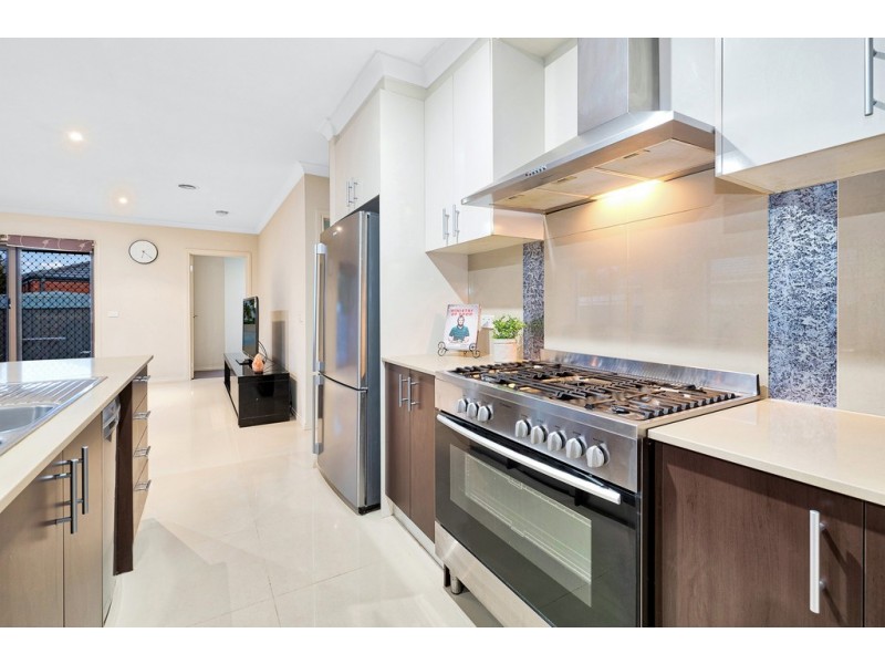 46 Datura Avenue, Cranbourne North VIC 3977