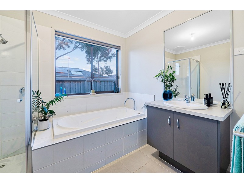 9 Teviot Street, Clyde VIC 3978