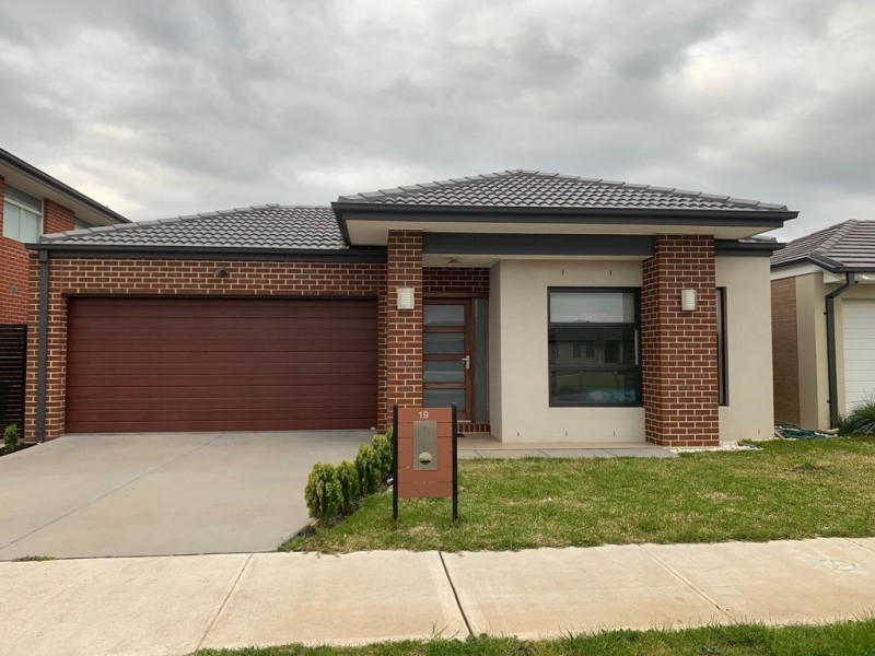 19 Tideswell St, Clyde North VIC 3978