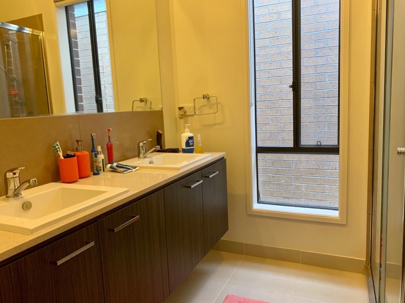 19 Tideswell St, Clyde North VIC 3978