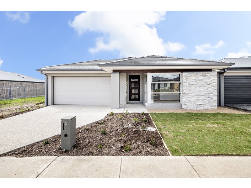 5 Punt Way, Clyde VIC 3978