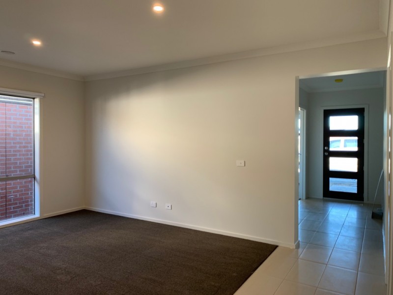 5 Punt Way, Clyde VIC 3978