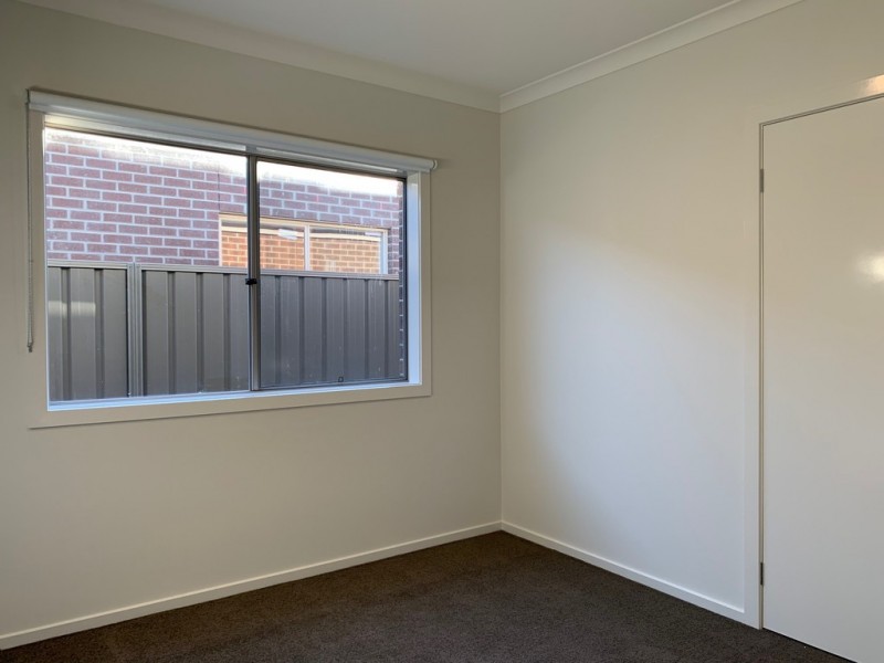 5 Punt Way, Clyde VIC 3978