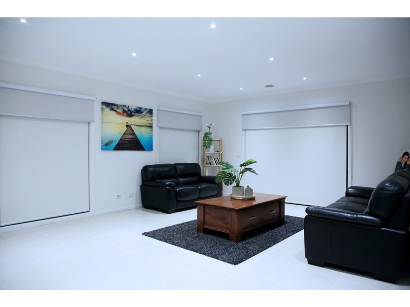 14 San Fratello Street, Clyde North VIC 3978