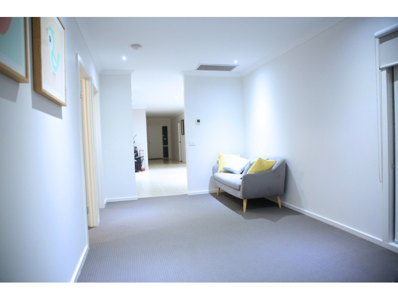 14 San Fratello Street, Clyde North VIC 3978