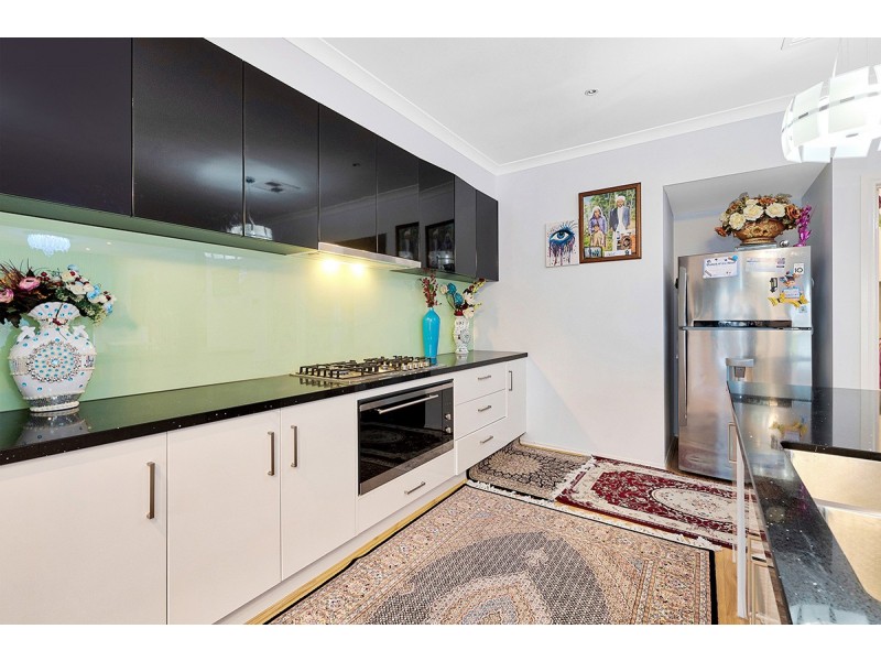 40 Canmore Street, Cranbourne East VIC 3977