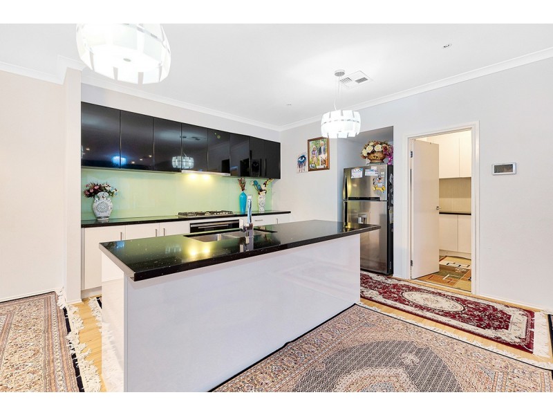 40 Canmore Street, Cranbourne East VIC 3977