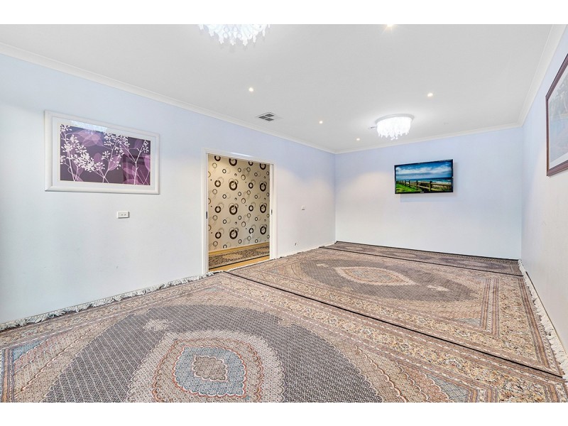 40 Canmore Street, Cranbourne East VIC 3977
