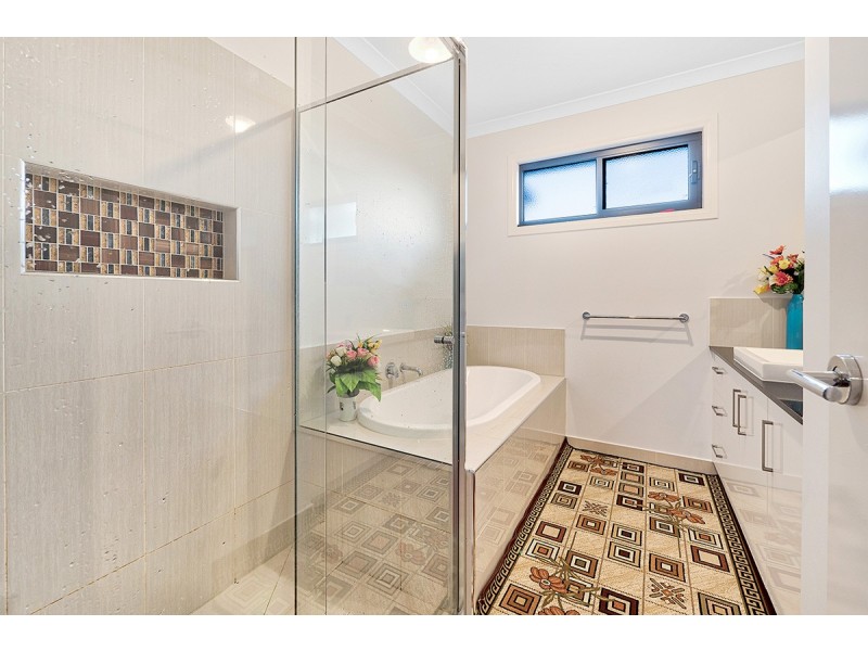 40 Canmore Street, Cranbourne East VIC 3977