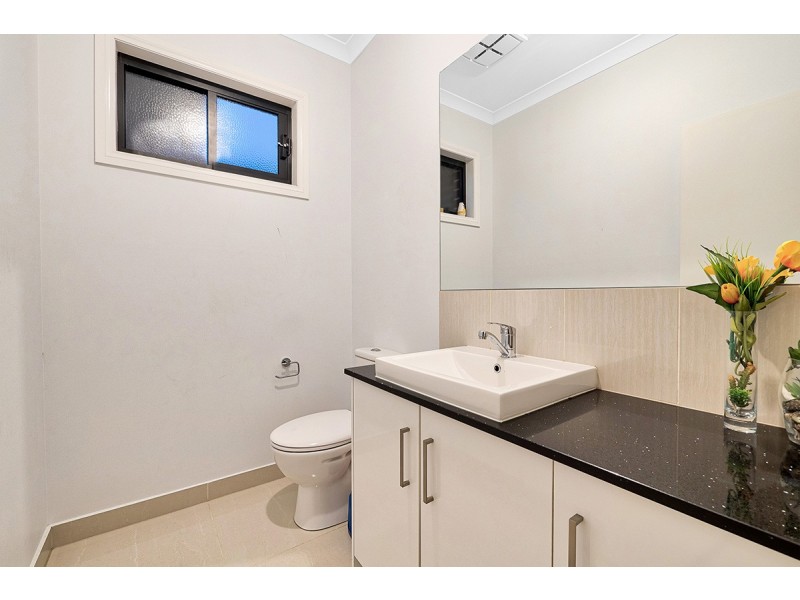 40 Canmore Street, Cranbourne East VIC 3977