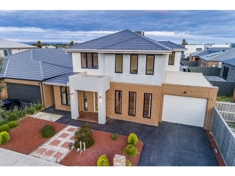 40 Canmore Street, Cranbourne East VIC 3977