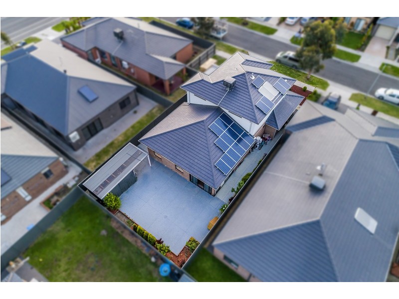 40 Canmore Street, Cranbourne East VIC 3977