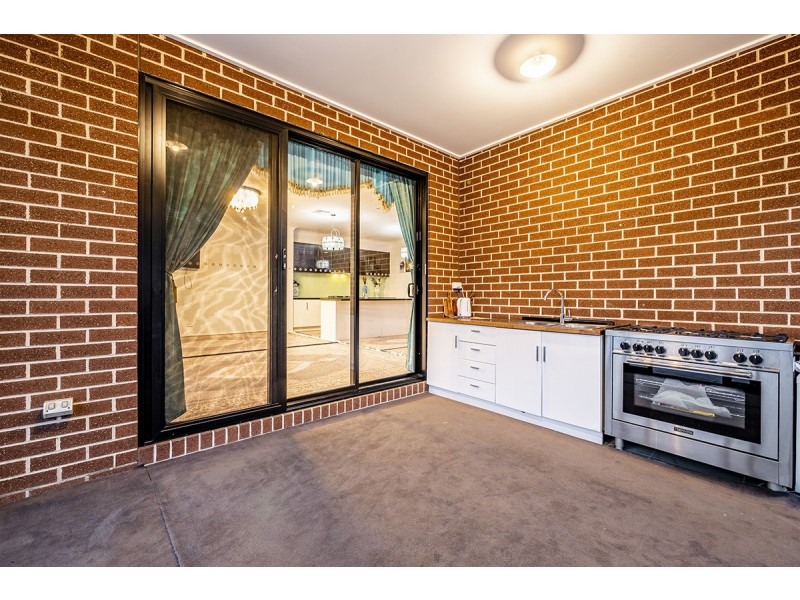 40 Canmore Street, Cranbourne East VIC 3977