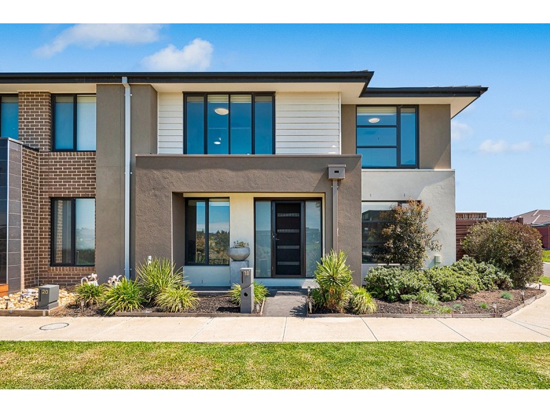 18 Fenix Way, Clyde North VIC 3978