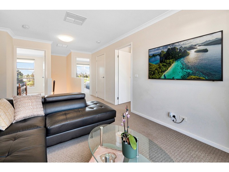 18 Fenix Way, Clyde North VIC 3978