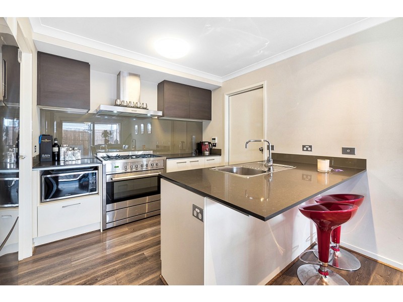 18 Fenix Way, Clyde North VIC 3978