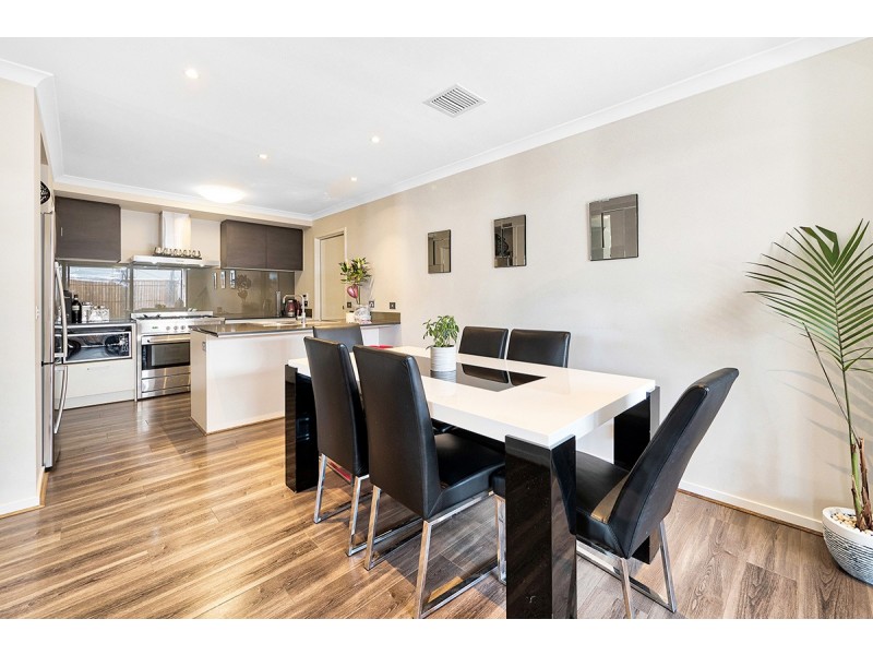 18 Fenix Way, Clyde North VIC 3978