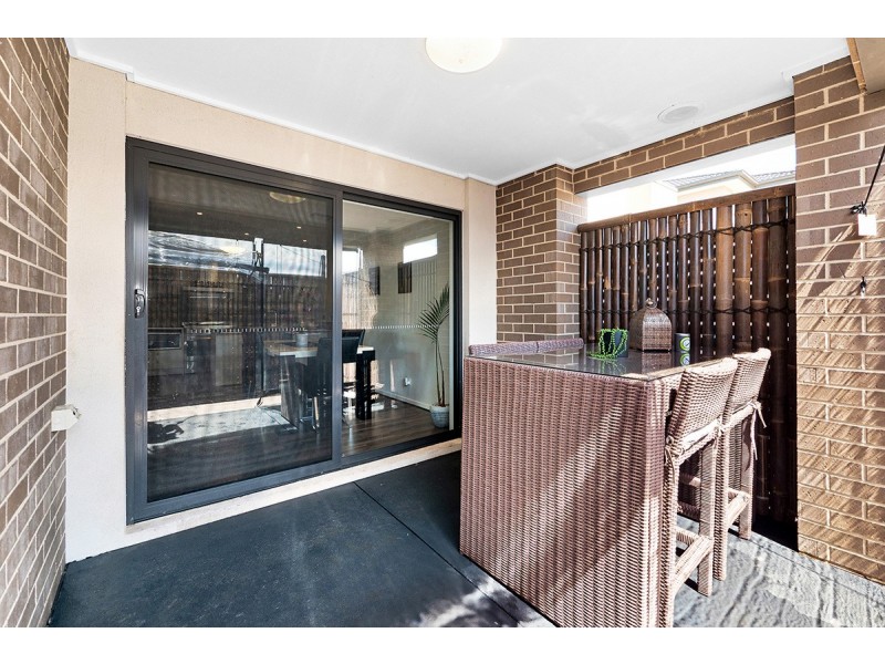 18 Fenix Way, Clyde North VIC 3978