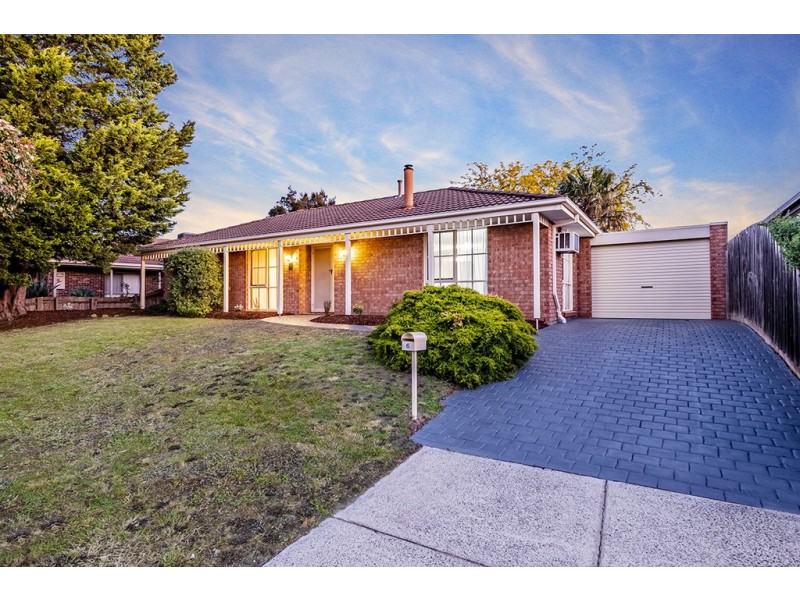 6 Toirram Crescent, Cranbourne VIC 3977