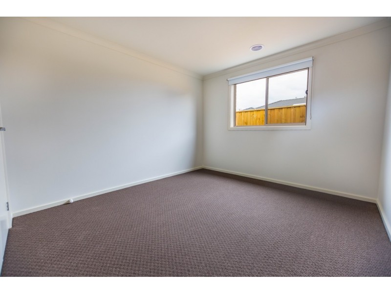 30 Bales Road, Cranbourne East VIC 3977