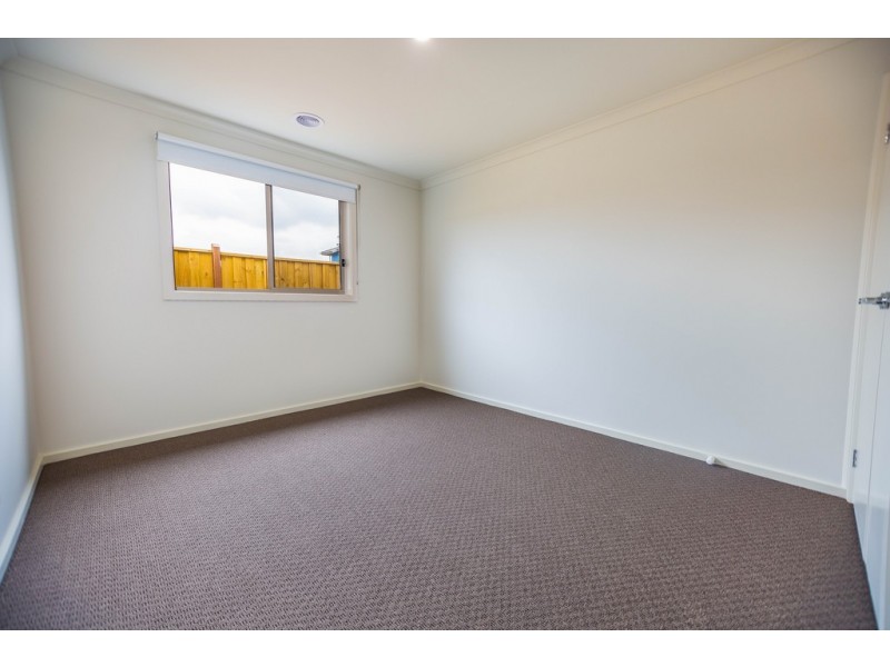 30 Bales Road, Cranbourne East VIC 3977