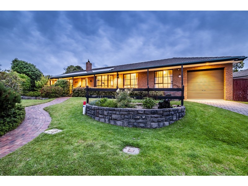 8 Epacris Court, Langwarrin VIC 3910