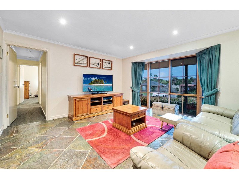 8 Epacris Court, Langwarrin VIC 3910