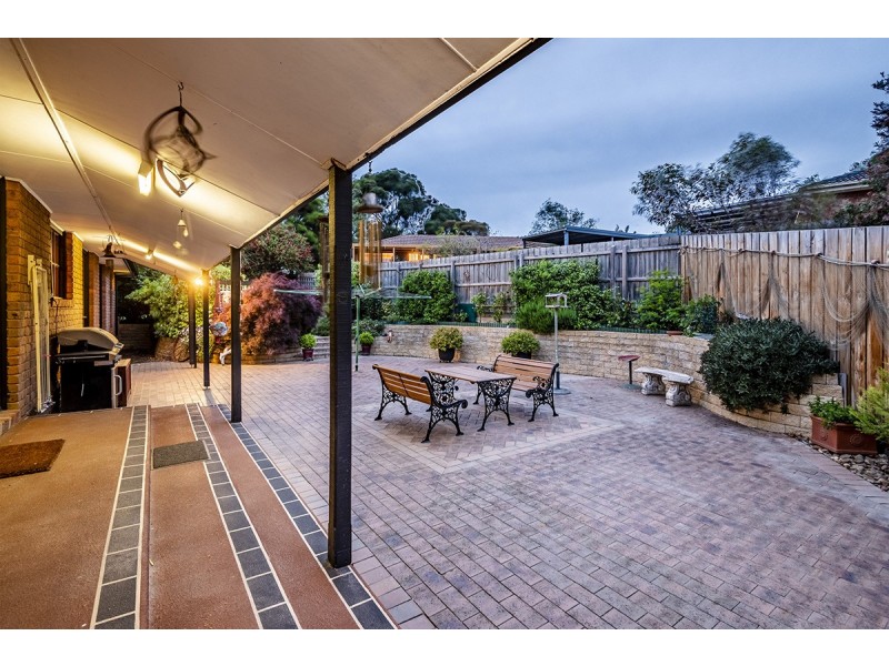 8 Epacris Court, Langwarrin VIC 3910
