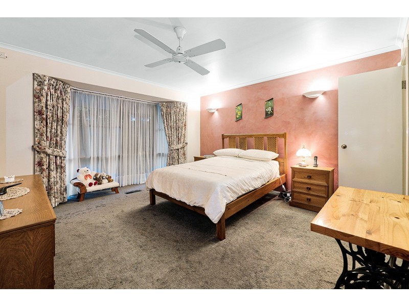 8 Epacris Court, Langwarrin VIC 3910