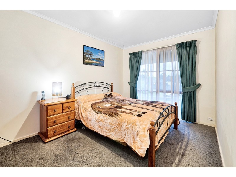 8 Epacris Court, Langwarrin VIC 3910